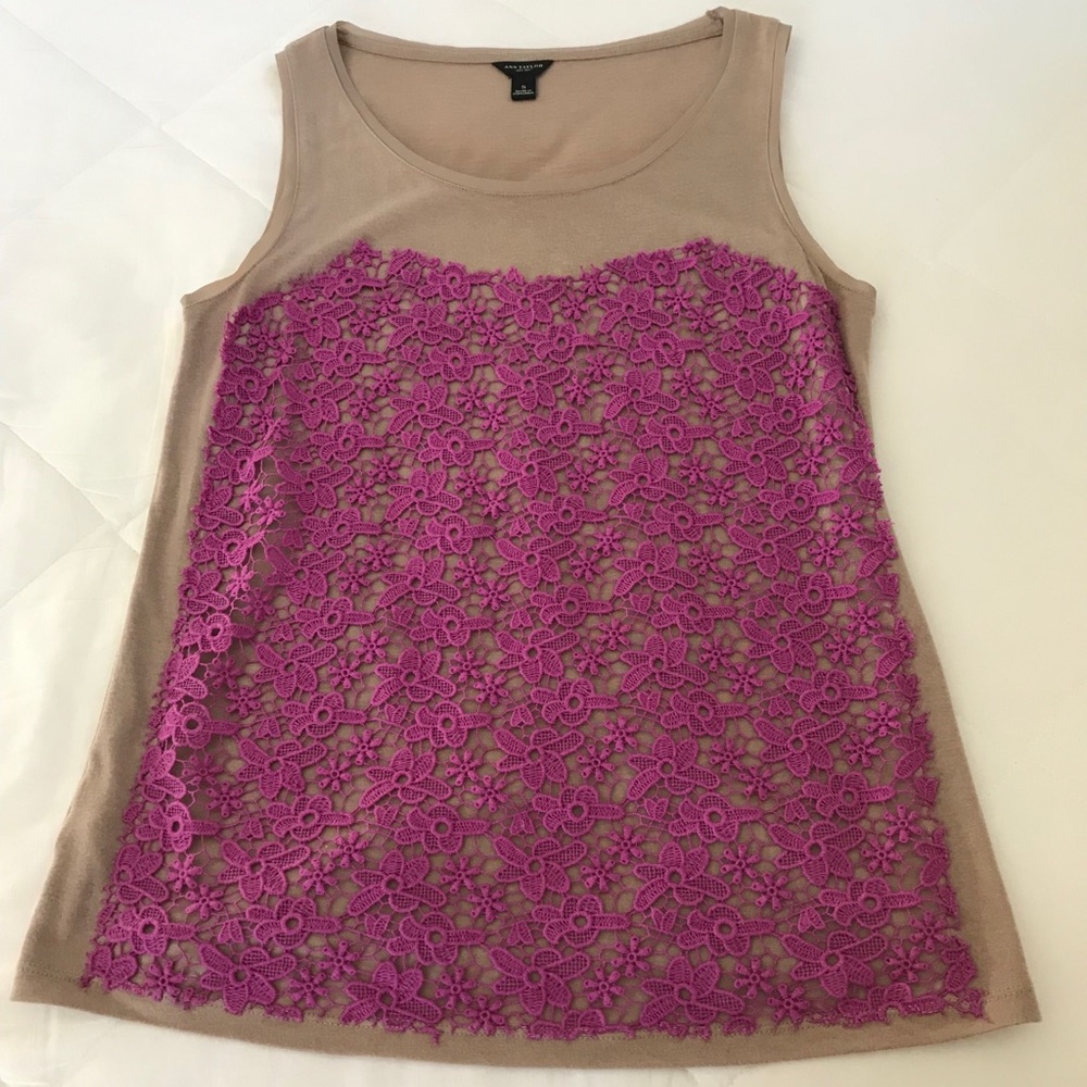 Ann Taylor sleeveless top size S tan fuchsia lace